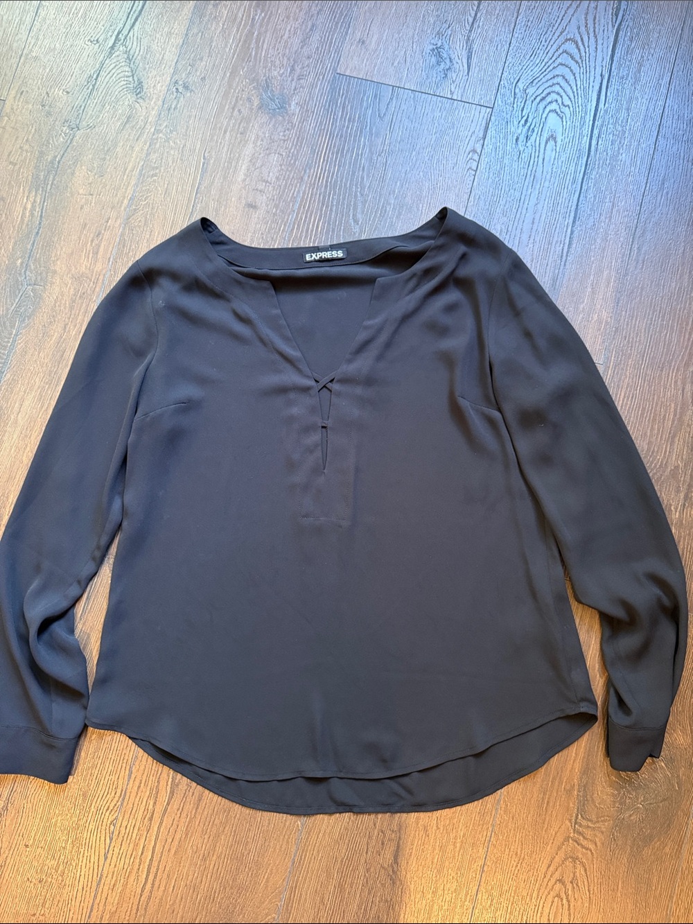 Express Black V-Neck Long Sleeve Blouse with Keyhole Detail Medium